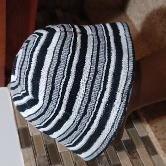 KANGOL Optical Stripe Bell Bucket Hat Sz REG - Picture 4 of 5